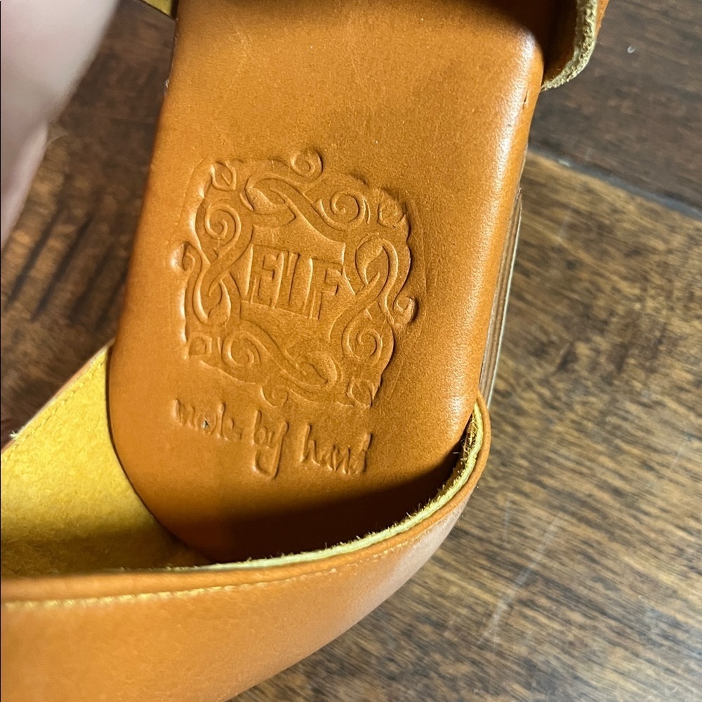ELF Savannah Leather Sandals, size 7 - Picture 8 of 8